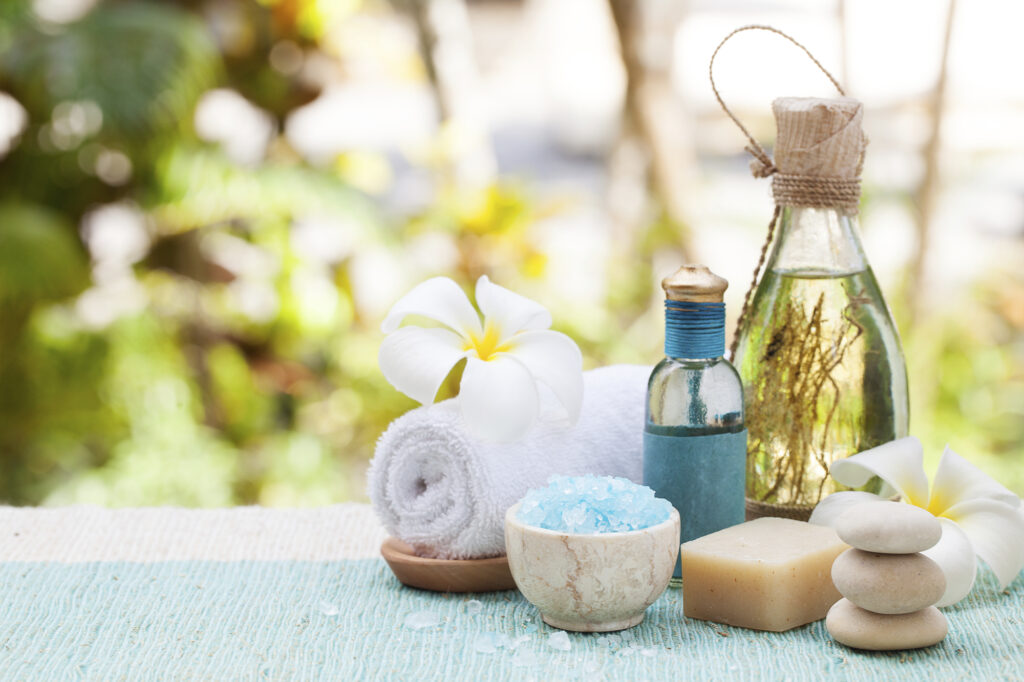 Entspannte Wellnessmassage mit Öl